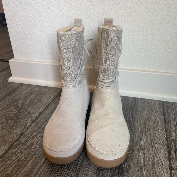 Toms Nepal Boot - Picture 1 of 6